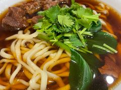 牛肉面-清真吴记门钉肉饼·喜多利