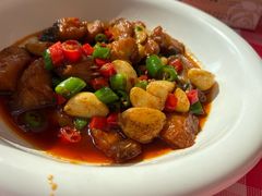 鮰鱼头鱼二吃—红烧-巴陵全鱼席(湖南老字号汴河街店 )