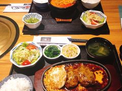 牛小排汤定食-炼火烤肉店