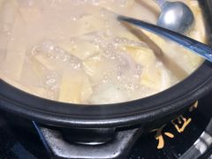 -大匠工房古船木艺术餐厅·猪肚鸡专门店(长白仙岛店)