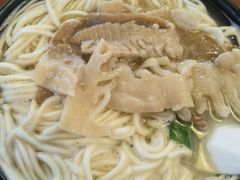 砂锅三鲜面-春阳水饺(香槟广场店)