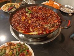 -鸿顺老铁锅美蛙鱼府(解放碑店)