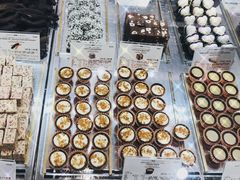 -VENCHI 闻绮(上海佛罗伦萨小镇店)