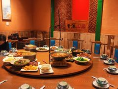 包厢-老滇山寨•云南特色菜•地方菜•民族风情歌舞表演(金碧店)