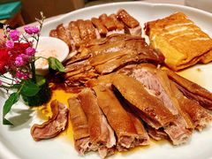 卤水狮头鹅三拼-尚一汤·粤菜海鲜(环球港店)