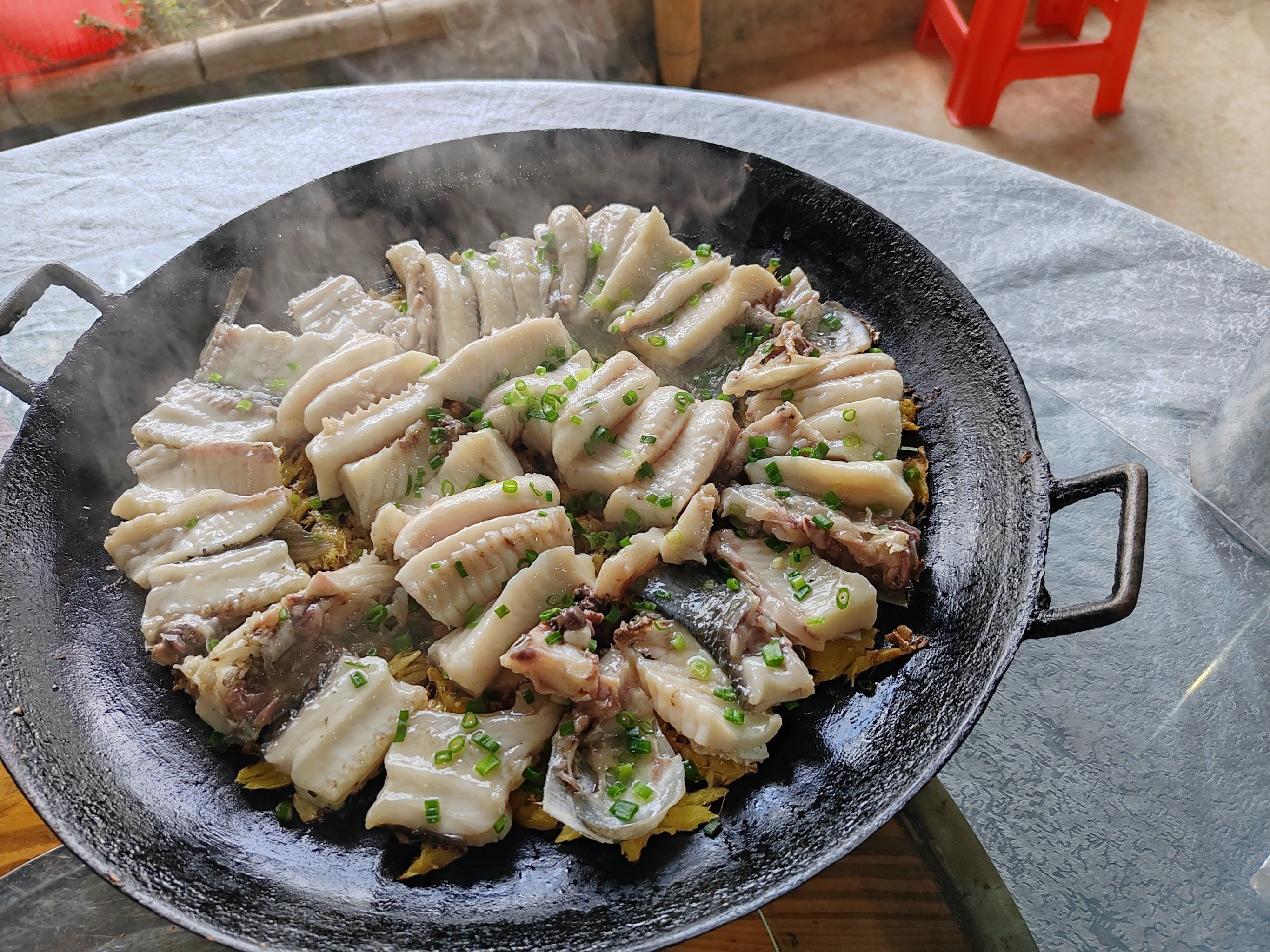 「圣贤山庄」好吃,挺有风味,吃完也很舒服