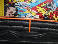 -爱蹦iBOON蹦床运动馆(江汉店)