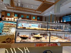 面包甜点陈列柜-罗莎蛋糕(魔法师司门口店)