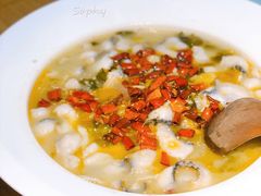 能喝汤的酸菜鱼-胡马八破·川菜小馆(高新万达店)