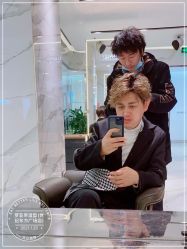 -罗亚帝造型·烫发染发