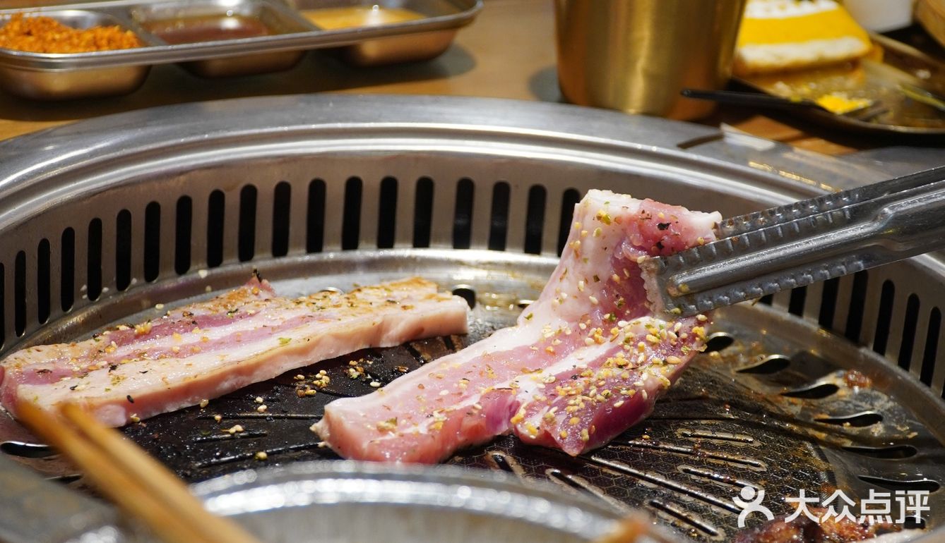 成都探店|老板，来一份82年的烤肉