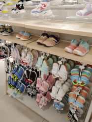 -乐友孕婴童(万象城店)