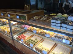 面包甜点陈列柜-南宋胡记(杭州体育场路店)