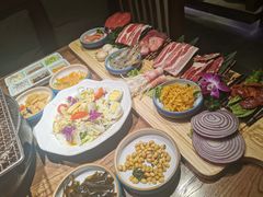 -明洞阿姨·韩式酱蟹烤肉·创意料理(三元桥店)