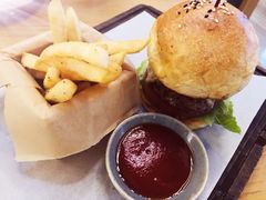 特制牛肉汉堡-EN SPACE恩空间