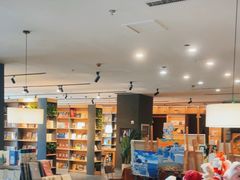-魔方城市书房(中街益田店)