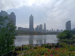 -万绿园