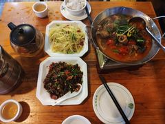 -临江餐馆二楼美食部落