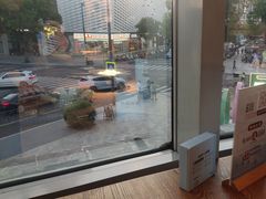 -蜜桃餐厅·伴山(湖滨商业街店)