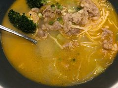 黄汁酸汤浸肥牛-港丽餐厅(高德置地店)