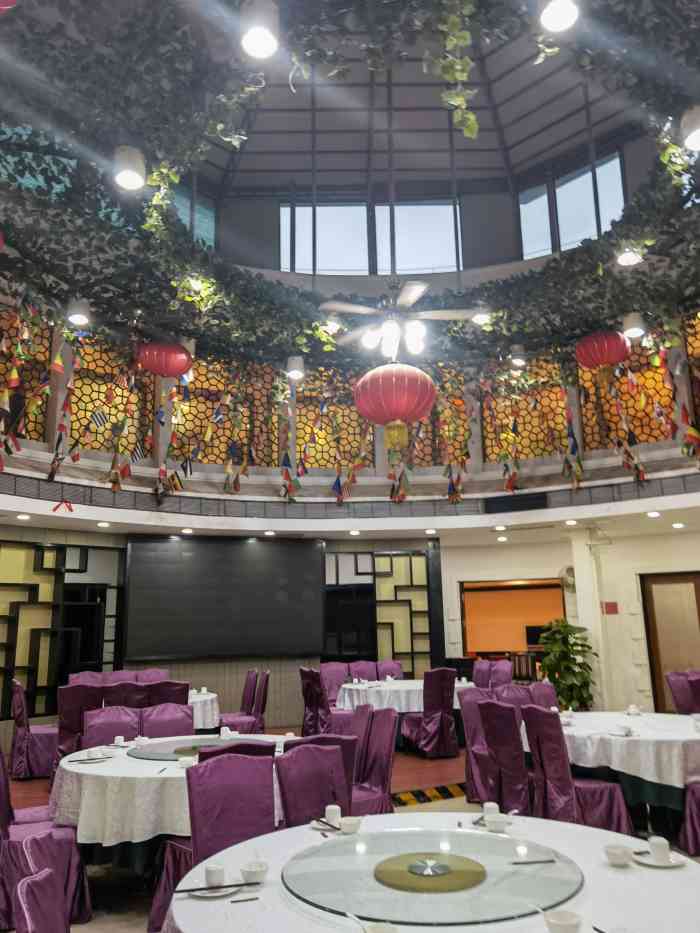 珍宝明珠园林食府-"买了套餐来试试.台与台之间有间隔,就是经.