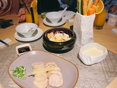笔筒色拉-穹六人间 people 6(岳阳路店)