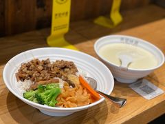-弄堂咪道-饭香·面香·馄饨香(钦州北路田尚坊店)