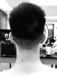 -诗悦发型烫染SALON