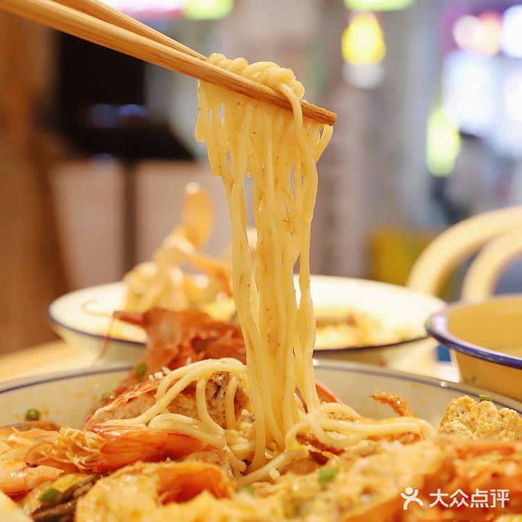 来厦门一定要吃的Plus版豪华龙虾沙茶面