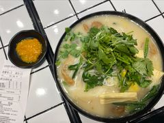 -肥汁米蘭香港米线(长宁来福士店)