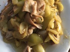 -黄记四更烤乳猪店