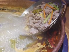 酸辣锅底-洱火云南酸菜牛肉火锅(石景山当代商城店)