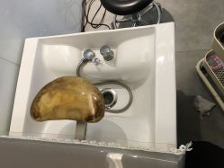 -LESSMORE科技头皮理容中心