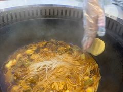 -雪乡人家东北菜·铁锅炖一切(高斯路店)