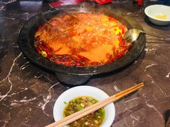-红九格老火锅(三峡广场店)