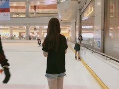 -冰纷万象滑冰场(深圳万象城店)