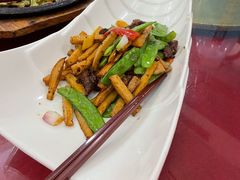菌炒牛仔骨-东馆和天下特色餐饮(工农店)