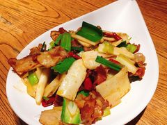 云南腊肉炒香笋-云海肴·汽锅鸡·云南菜(高德置地店)