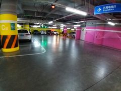 -白玉兰广场停车场