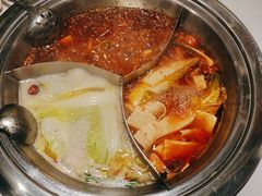 -老房老舍重庆火锅(假日城市店)