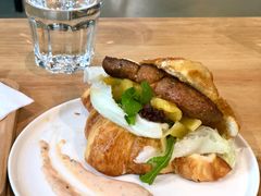 菠萝猪扒可颂-GOTLOT COFFEE&KITCHEN角落厨房NOOK店