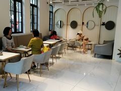 -Fridi Patisserie Cafe