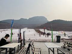 -济南卧虎山滑雪场
