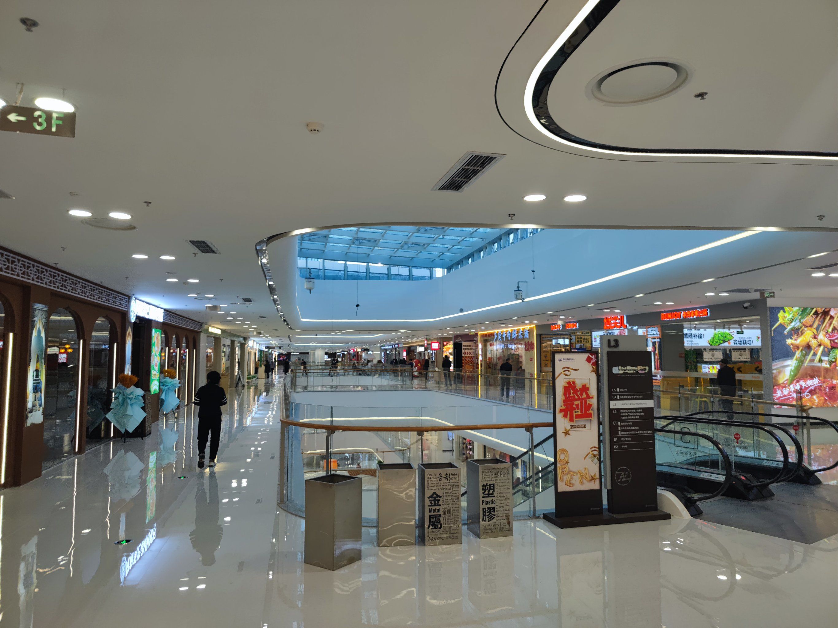 振华购物中心还没开业的样子