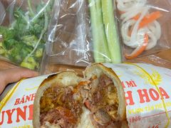 -Bánh Mì Huynh Hoa
