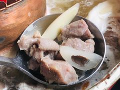 -毛辣果·贵州红酸汤牛肉火锅(西单店)
