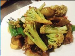 -龙巢盱眙龙虾·牛蛙·烧烤宵夜(八卦岭店)