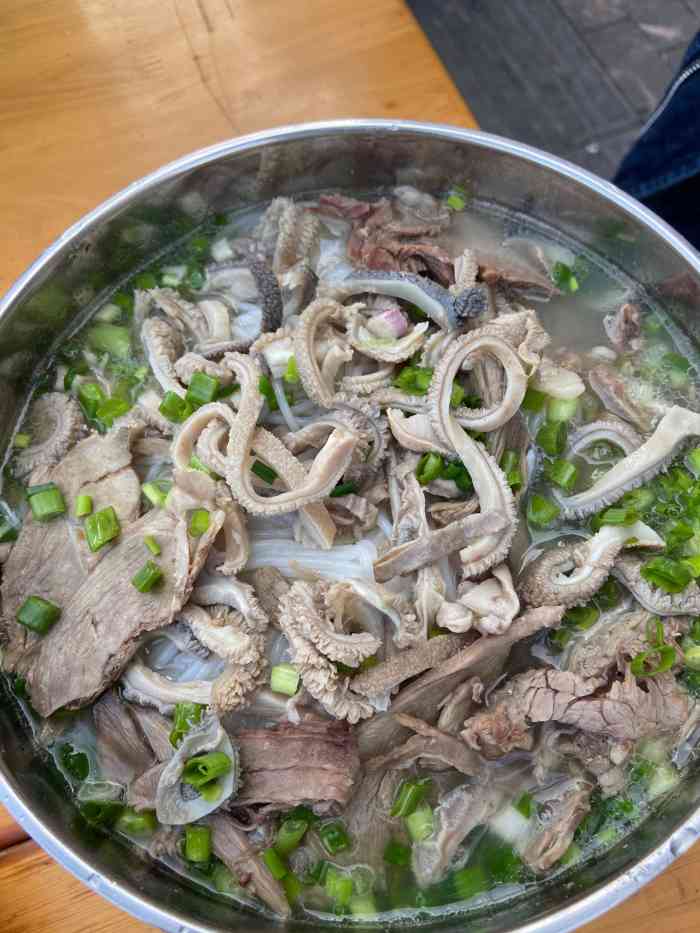 特地跑到华阳拔草正宗盐边羊肉米线