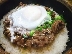窝蛋牛肉煲仔饭-红星光发煲仔饭(大石街店)