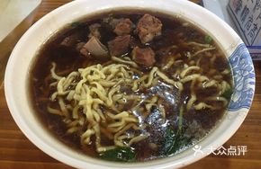 Pork Rib Noodle in Braised Sauce